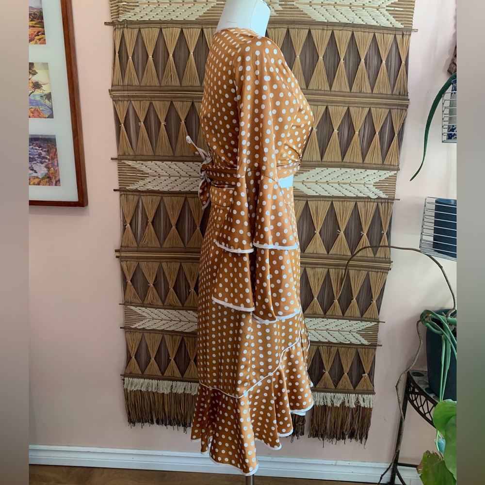 BNWT L’Atiste 2 Piece Tan and White Polka Dot Flouncy Skirt & Wrap Blouse Set - Picture 2 of 7